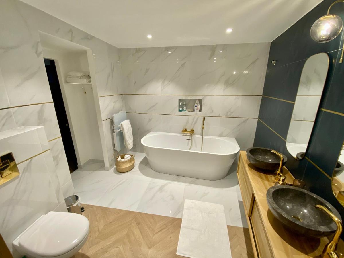 Superbe Appartement Terrasse Et Parking Gratuit โอแซร์ ภายนอก รูปภาพ